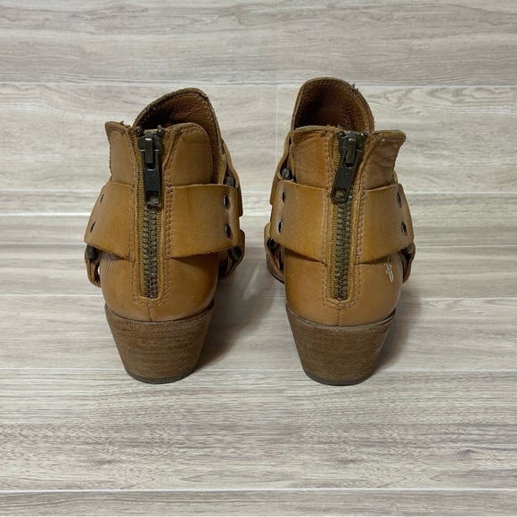 FRYE / Ray Harness Leather Booties Size 6 - Picture 5 of 10